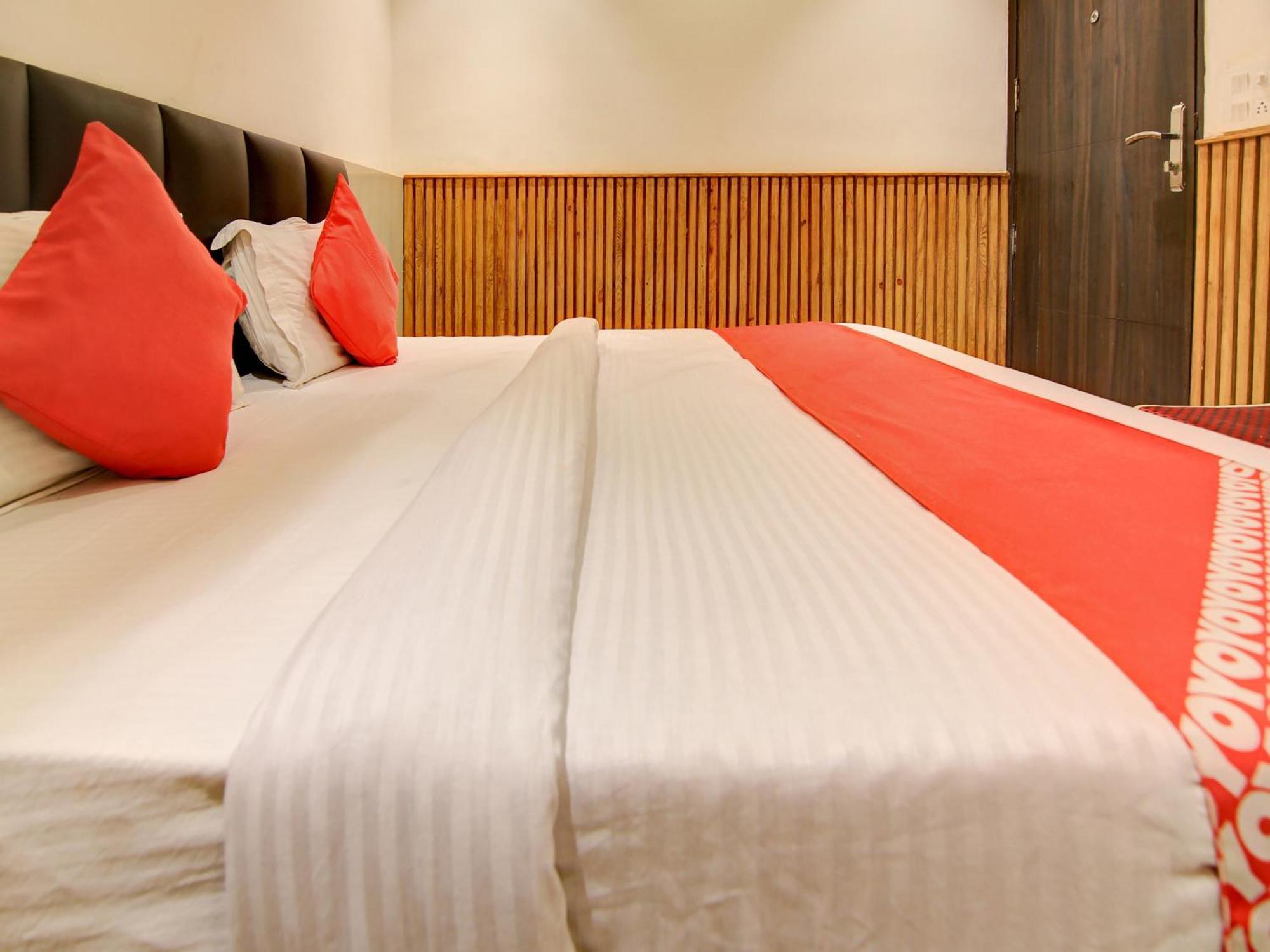Hotel O Shri Sai Delhi Kültér fotó