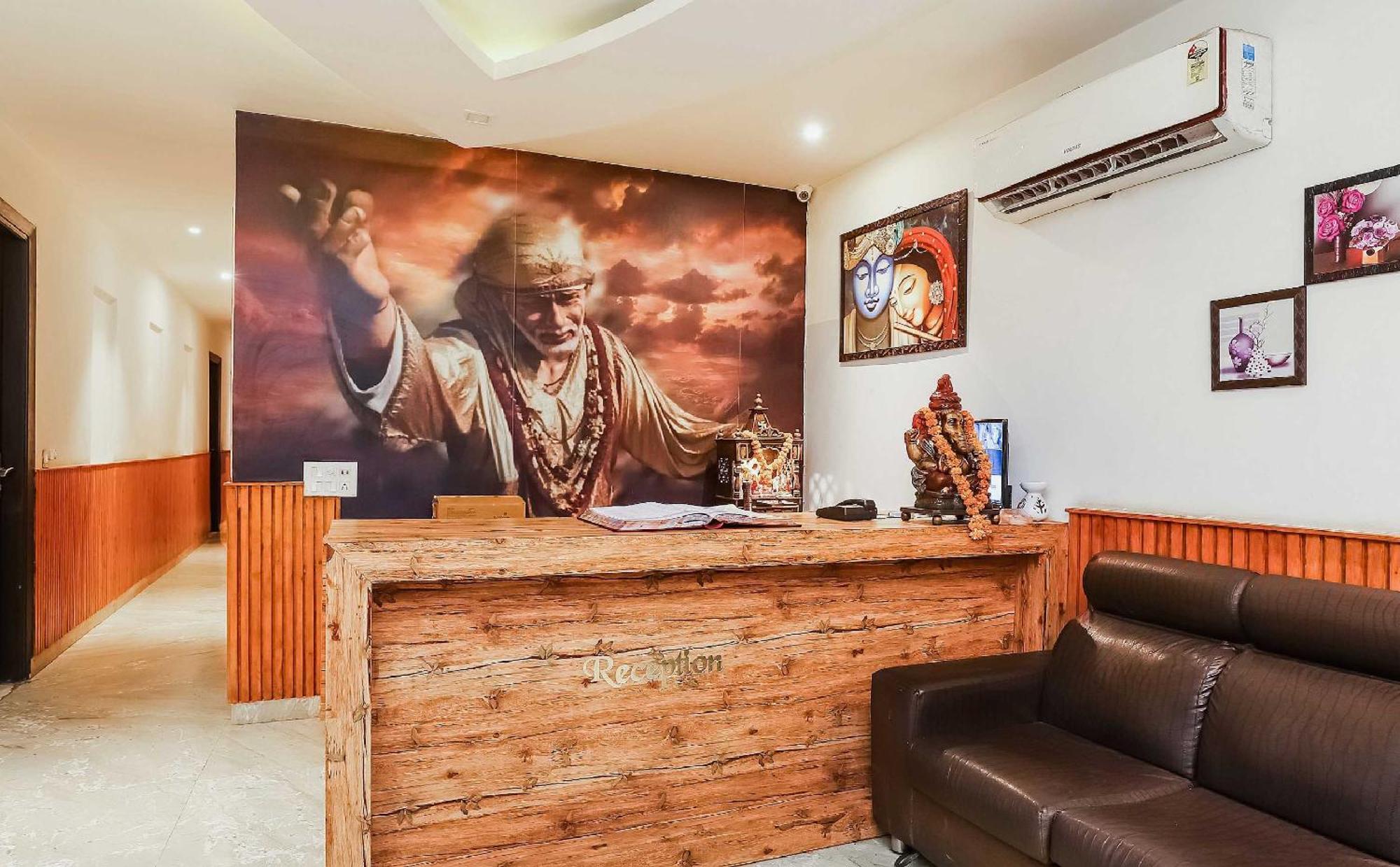Hotel O Shri Sai Delhi Kültér fotó
