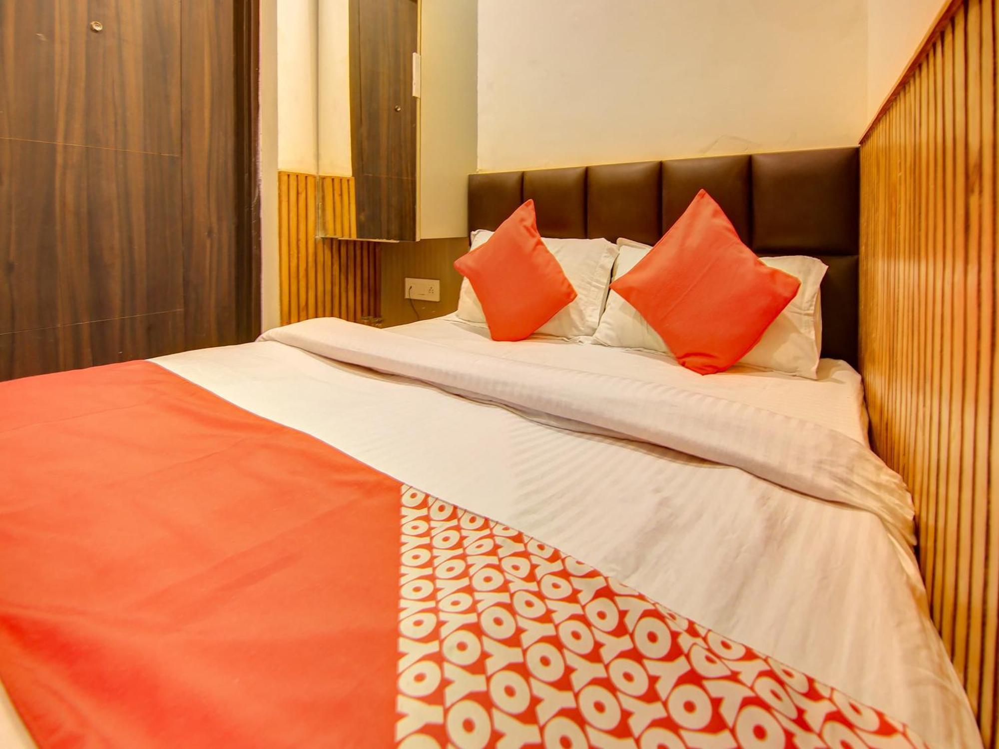 Hotel O Shri Sai Delhi Kültér fotó